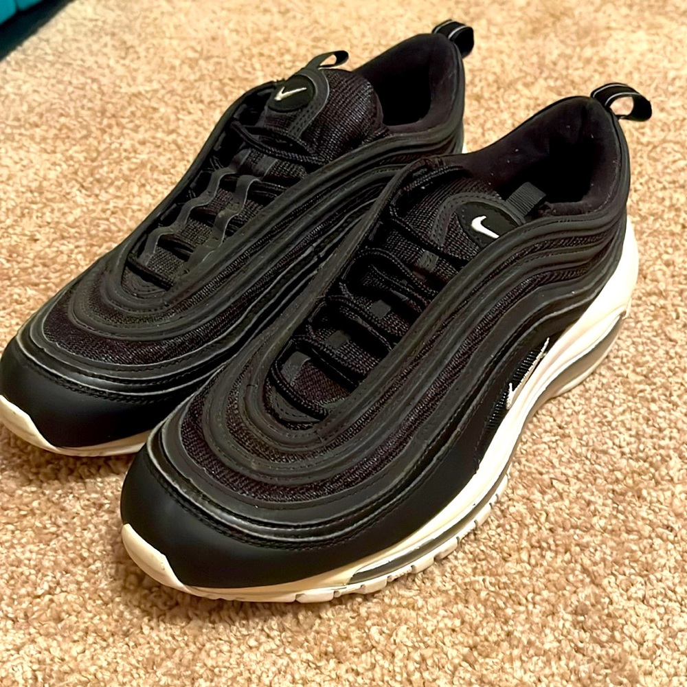 Nike Air max black. Men’s size 9